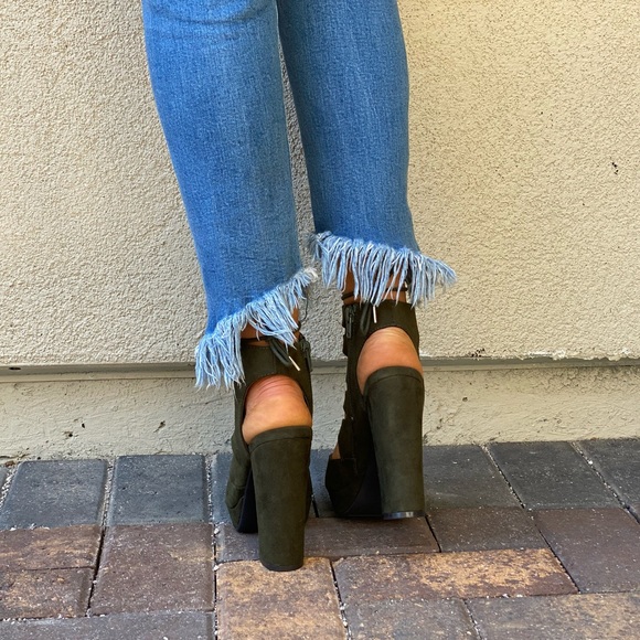 Olive Green Lace Up Block Heel Platform Sandals - Picture 8 of 10